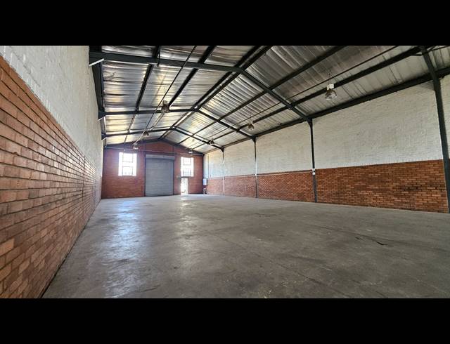 330M² WAREHOUSE TO LET IN ROSSLYN